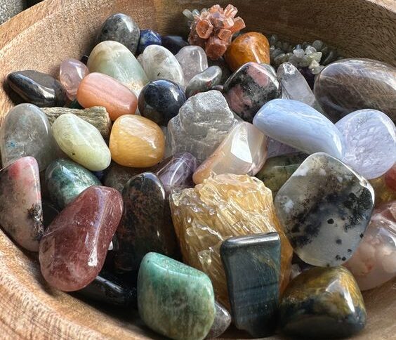 Crystal And HEALING Stone: Everything You Need To Knnow
